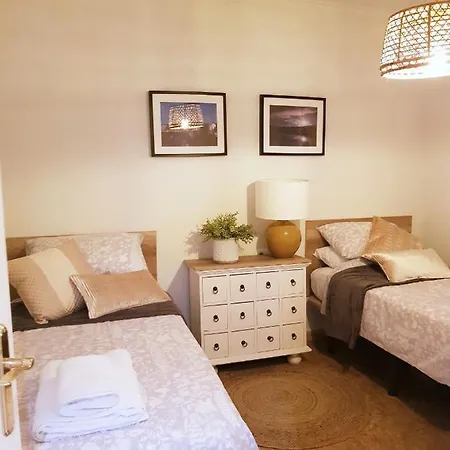 公寓 Lovely 2 Bedroom Close To Castle. *
