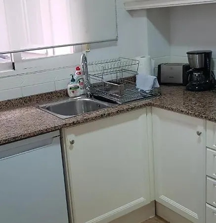 Lovely 2 Bedroom Close To Castle. 德尼亚