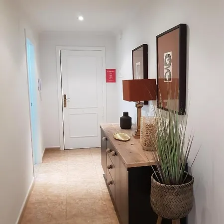 Lovely 2 Bedroom Close To Castle.