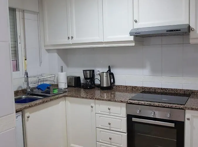 Lovely 2 Bedroom Close To Castle.