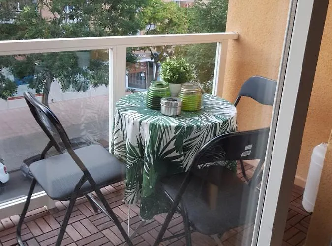 Apartment Lovely 2 Bedroom Close To Castle. *