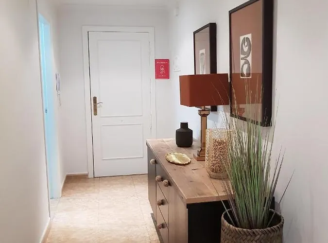 Lovely 2 Bedroom Close To Castle.